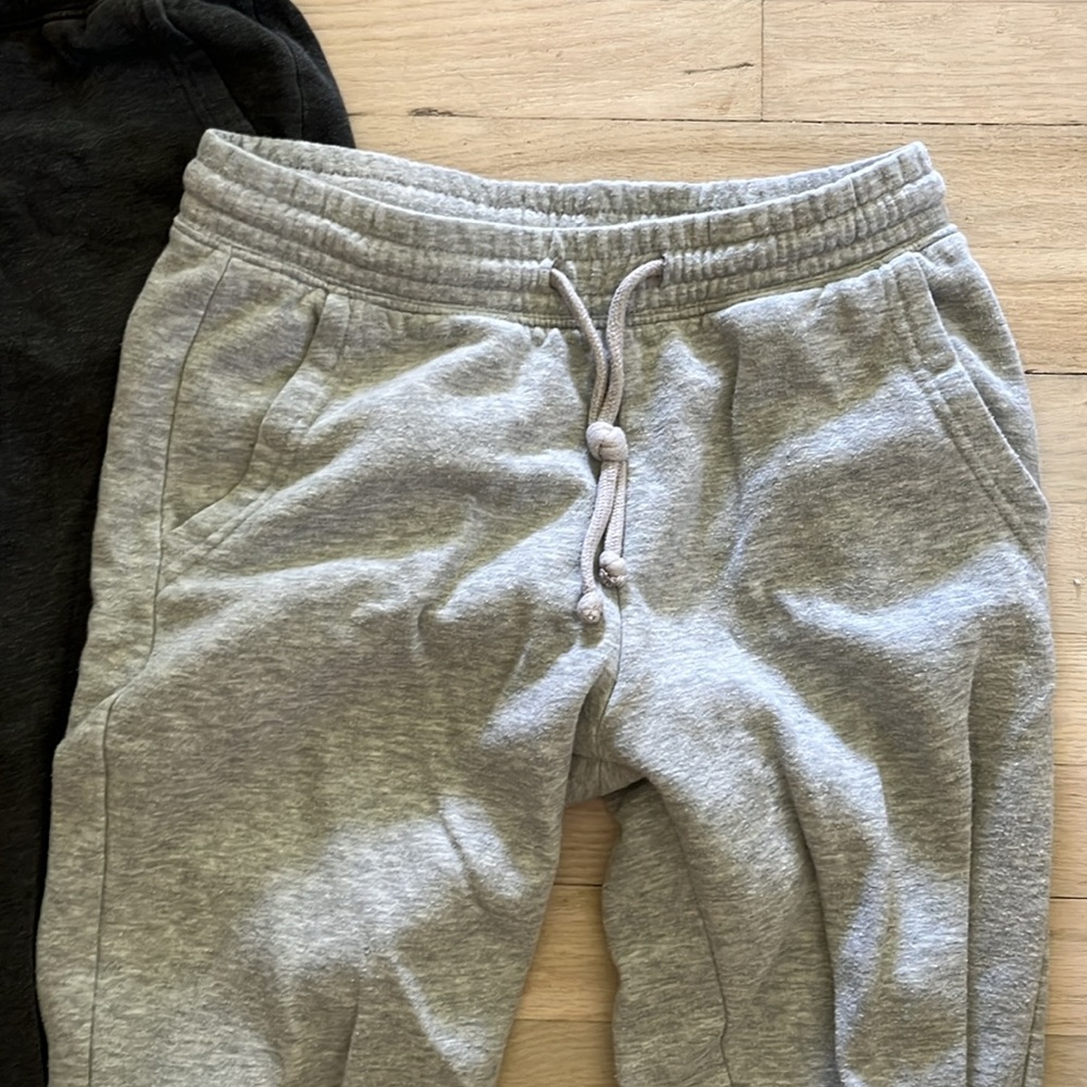 H&M 2 pairs of sweatpants - Picture 2 of 3